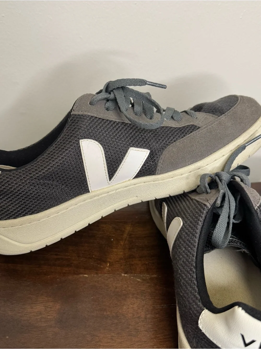 Men’s Veja Dark Gray V-12 Sneakers 10.5